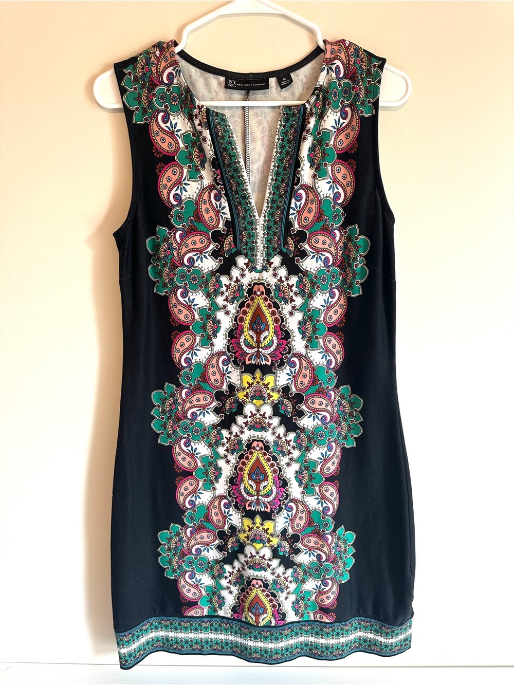 New York & Company Womens Medium
Floral Sleeveless Shift Dress Black
Cotton Boho